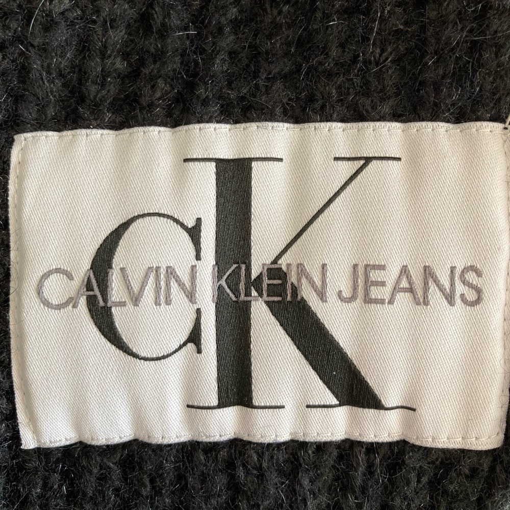 Calvin Klein Sweater - Picture 2 of 6